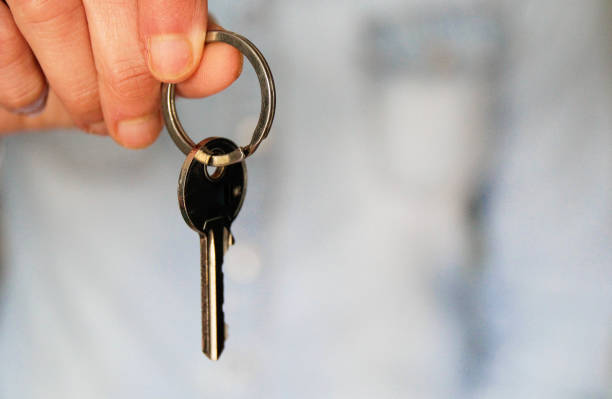 Posso doar um imóvel para um filho e deixar os outros de fora? Entenda os limites e cuidados